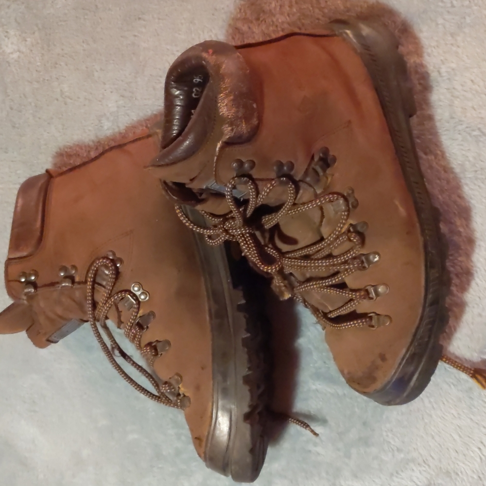 One Sport vintage mountaineering hiking boots